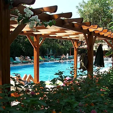Ξενοδοχείο Perdikia 3*