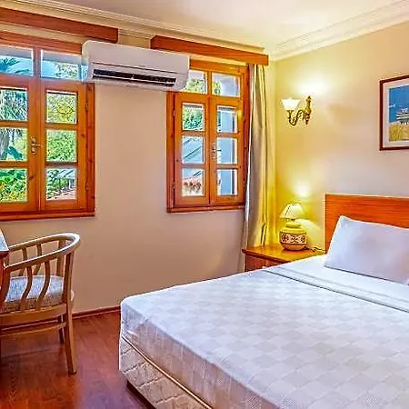 Perdikia Hotel