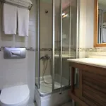 Ξενοδοχείο Perdikia 3*