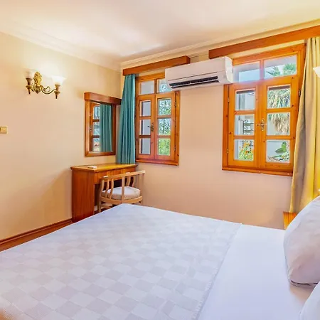 Perdikia Hotel 3*